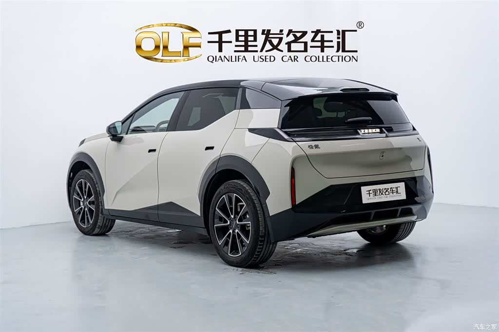 Zeekr X, 2024 4