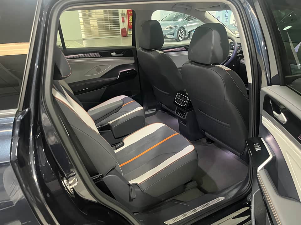 Volkswagen ID.6 CROZZ