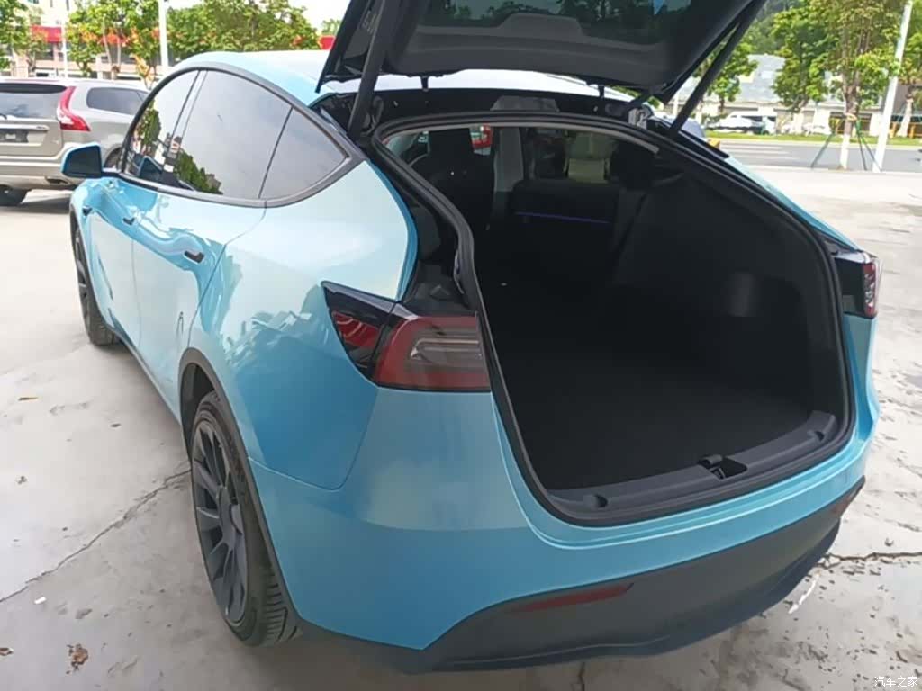 Tesla Model Y, 2022 все фото