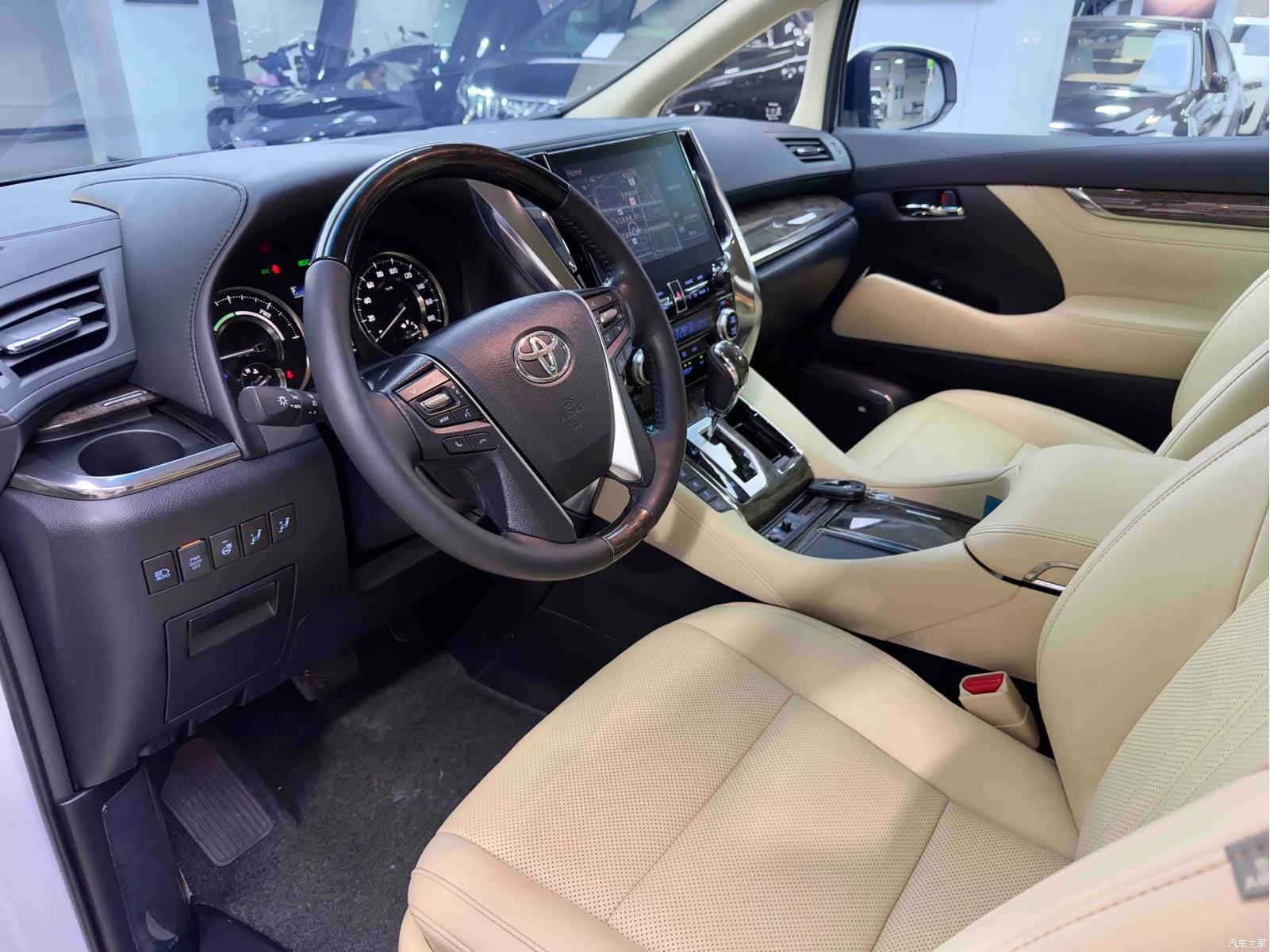 Toyota Vellfire, 2022 7