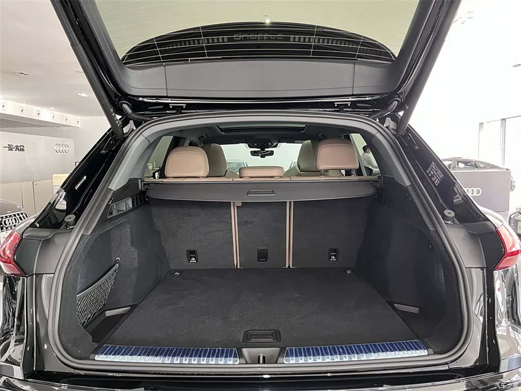 Audi Q5L, 2026 9