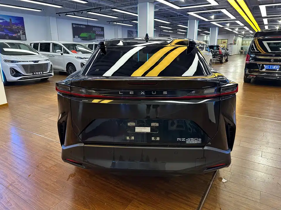 Lexus RZ