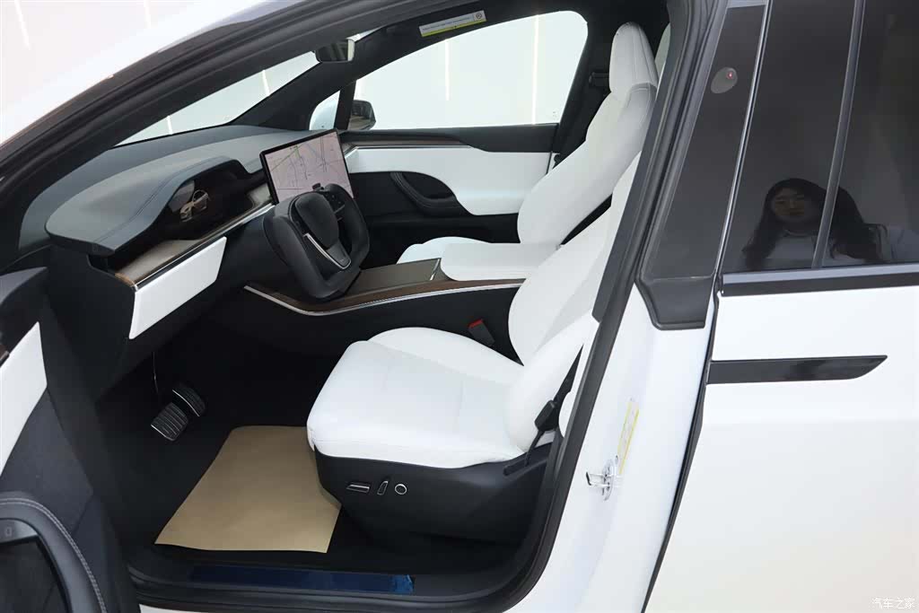 Tesla Model X, 2023 15