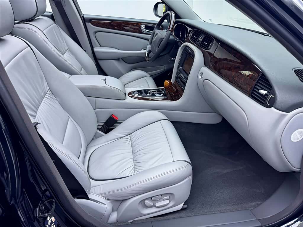 Jaguar XJ, 2009 21