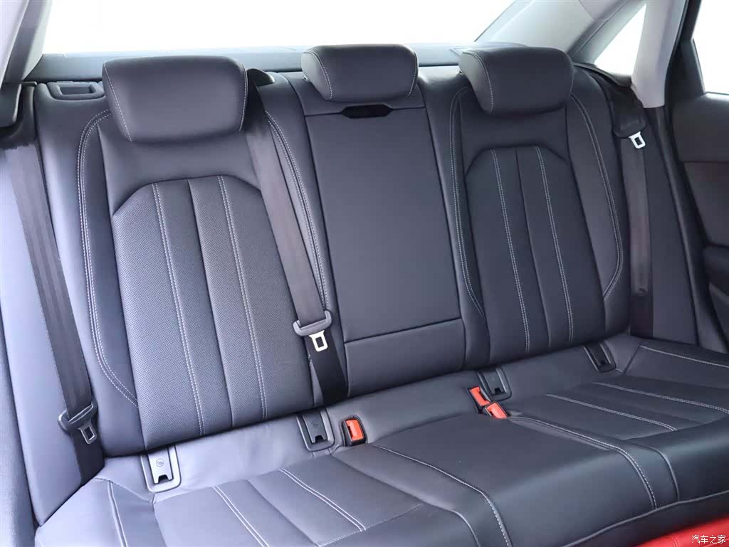 Audi A4L, 2023 22
