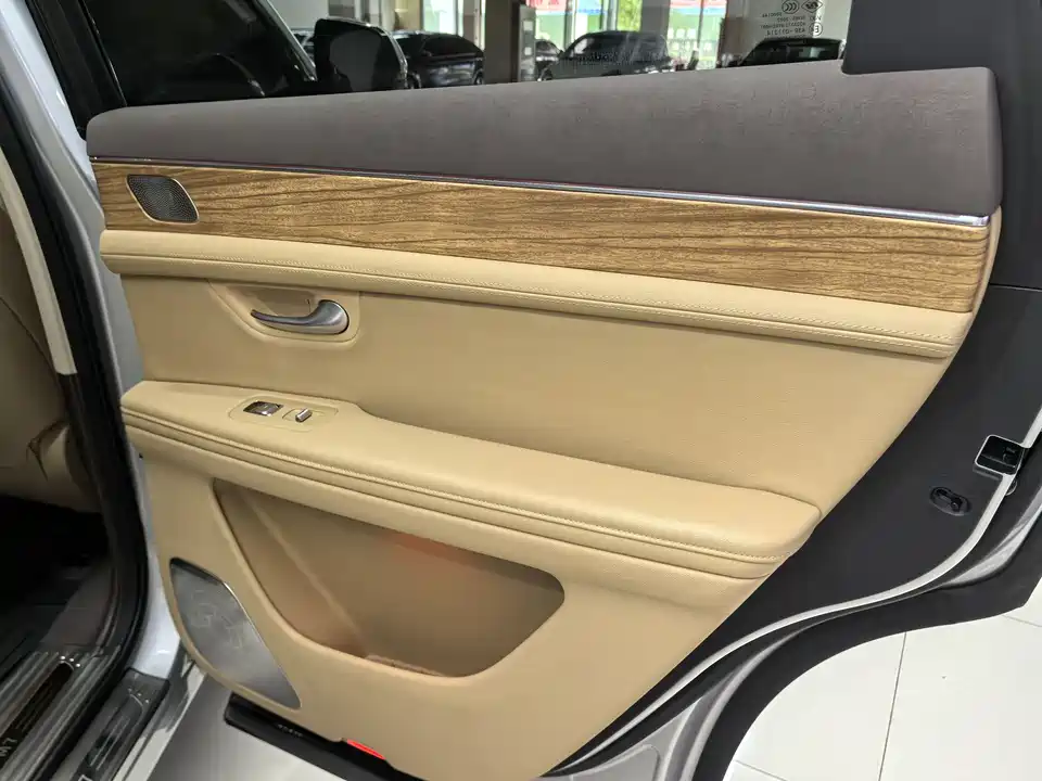 AITO Ask the world M7