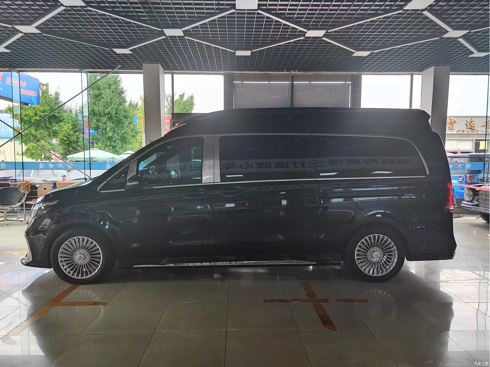 Carlsson V-Class, 2024 4