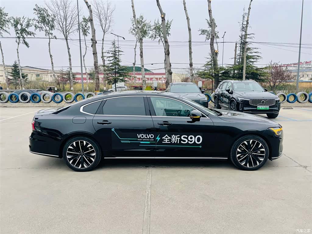 Volvo S90, 2025 2