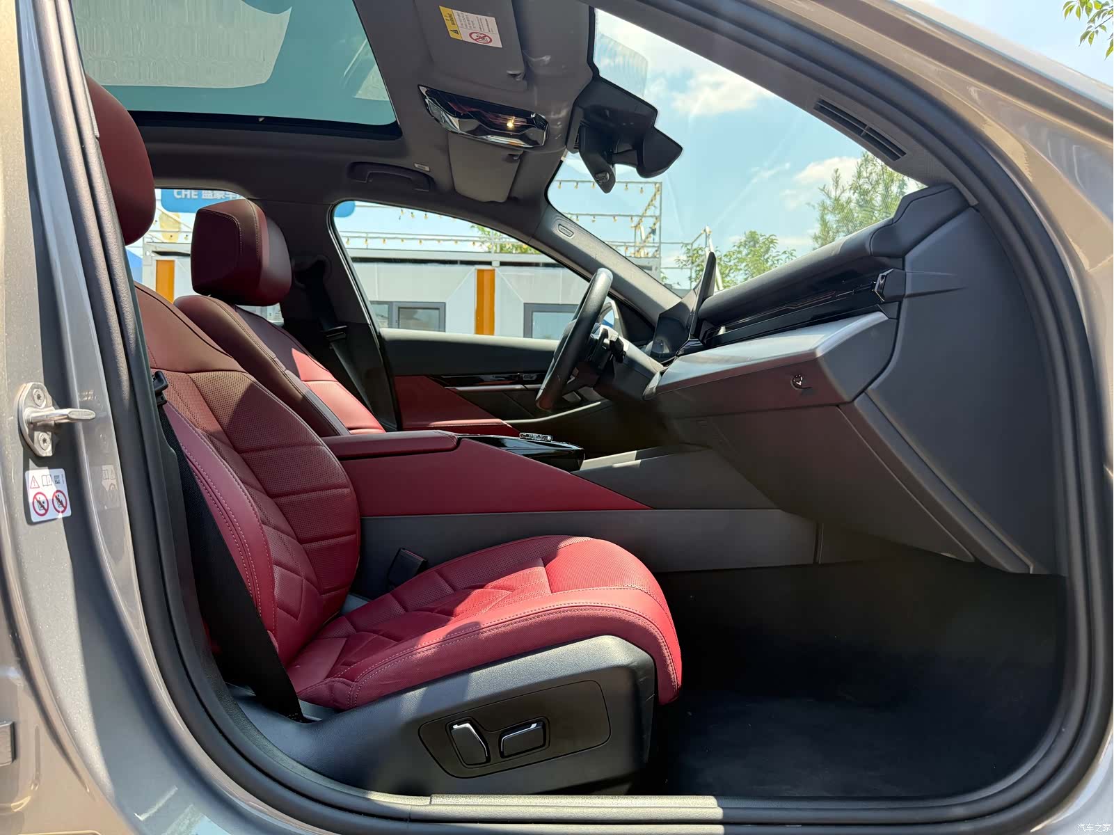 BMW 5 Series, 2025 15