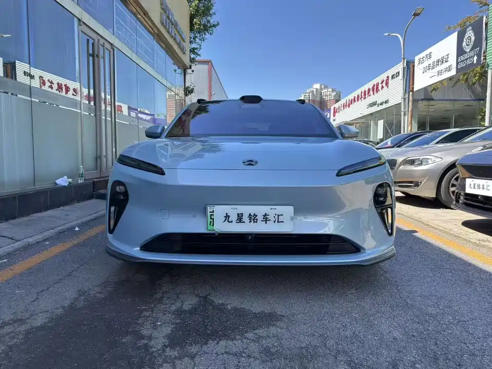 NIO ET5