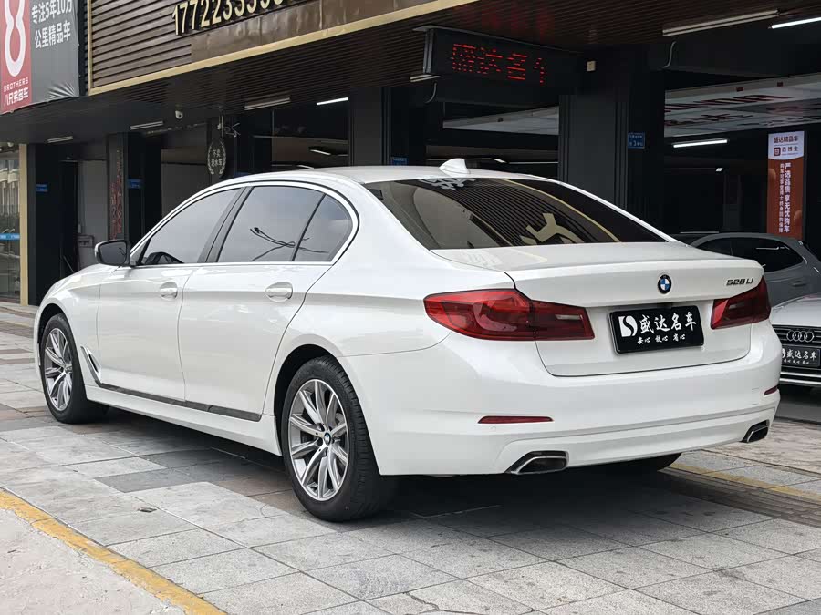 BMW 5 Series 2017, фото 6
