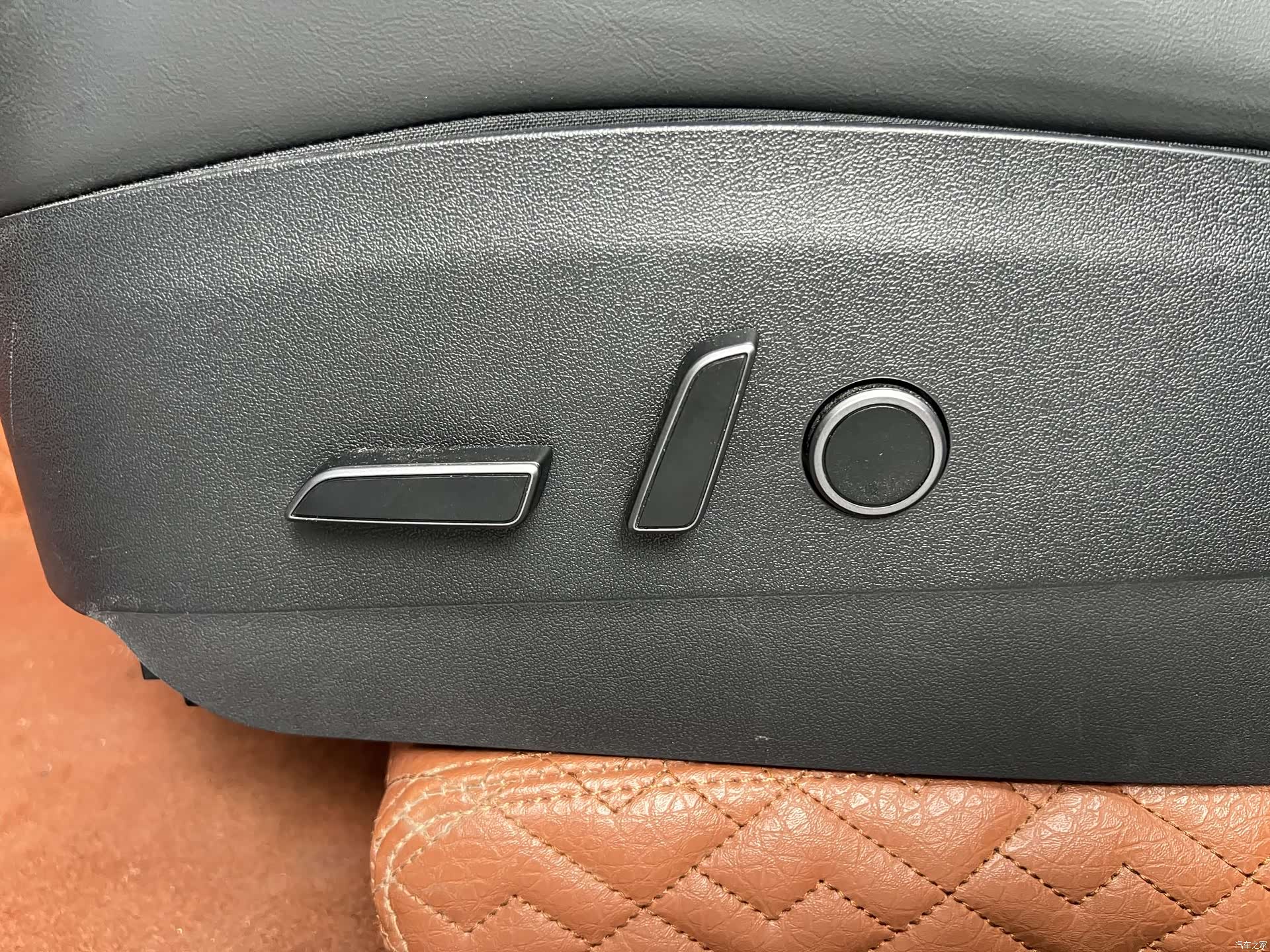 Tesla Model Y, 2023 12