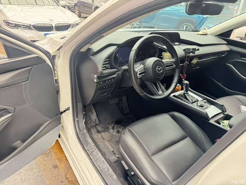 Mazda Mazda3, 2025 6