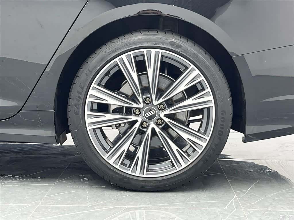 Audi A6L, 2025 24