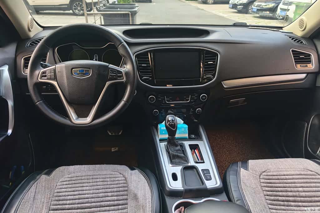 Geely X6, 2016 12