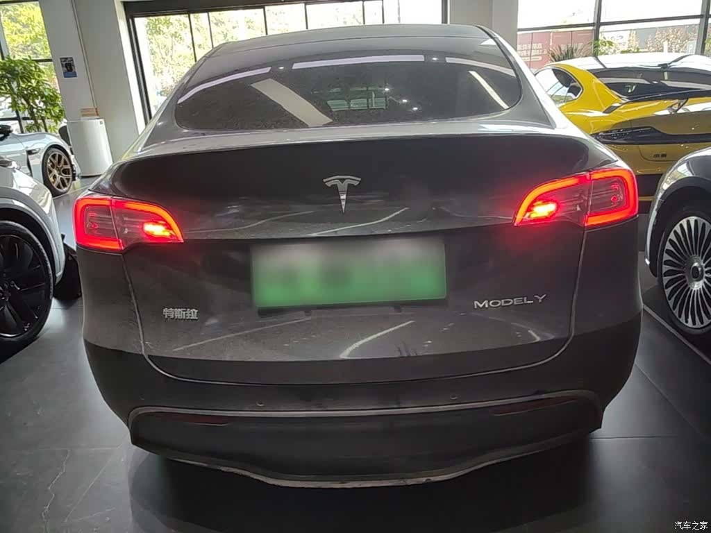 Tesla Model Y, 2022 6