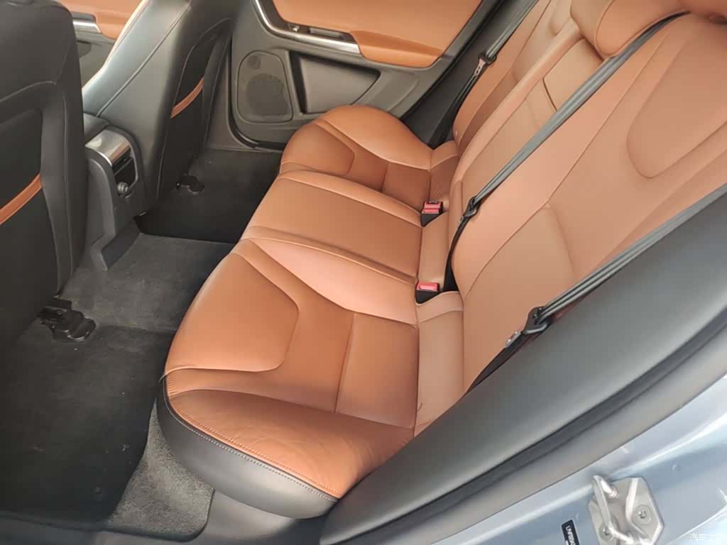 Volvo S60, 2016 17