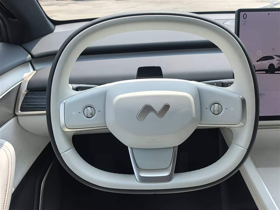 NIO L60