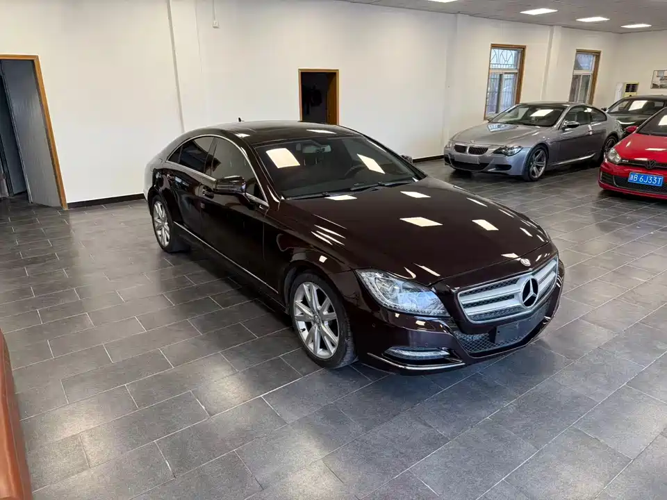 Mercedes-Benz CLS Mercedes-Benz CLS