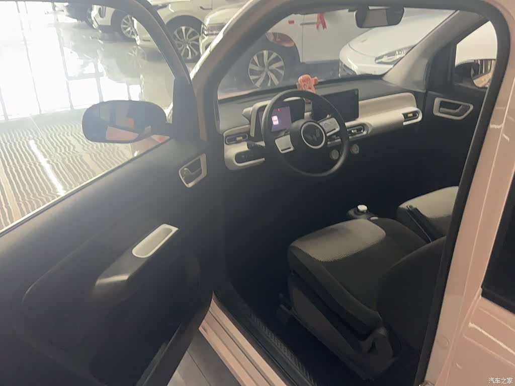 Wuling MINIEV, 2024 10
