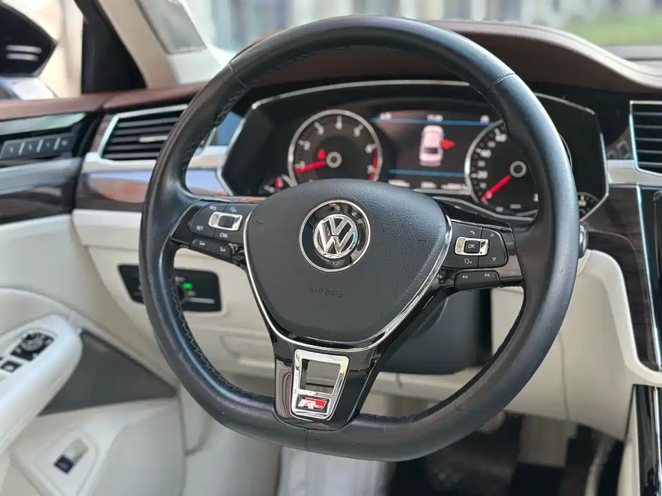 Volkswagen Huiang
