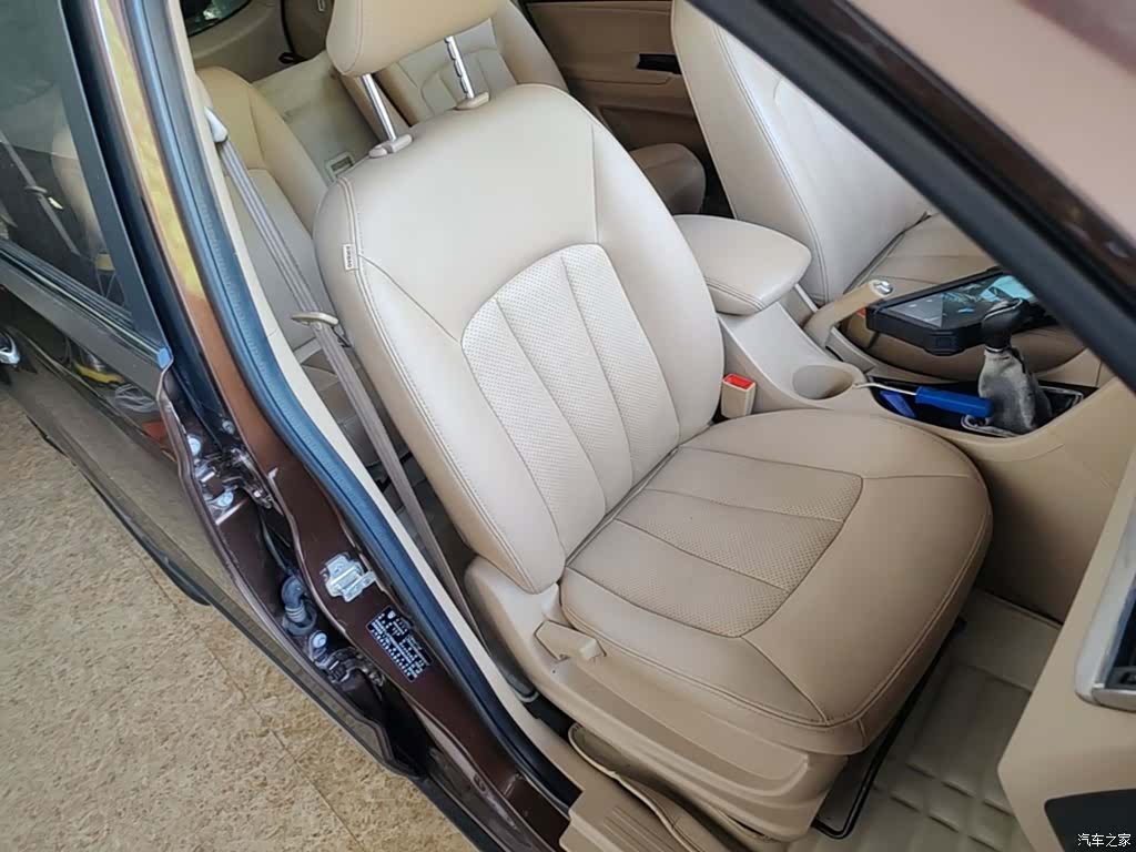 Wuling 730, 2016 25