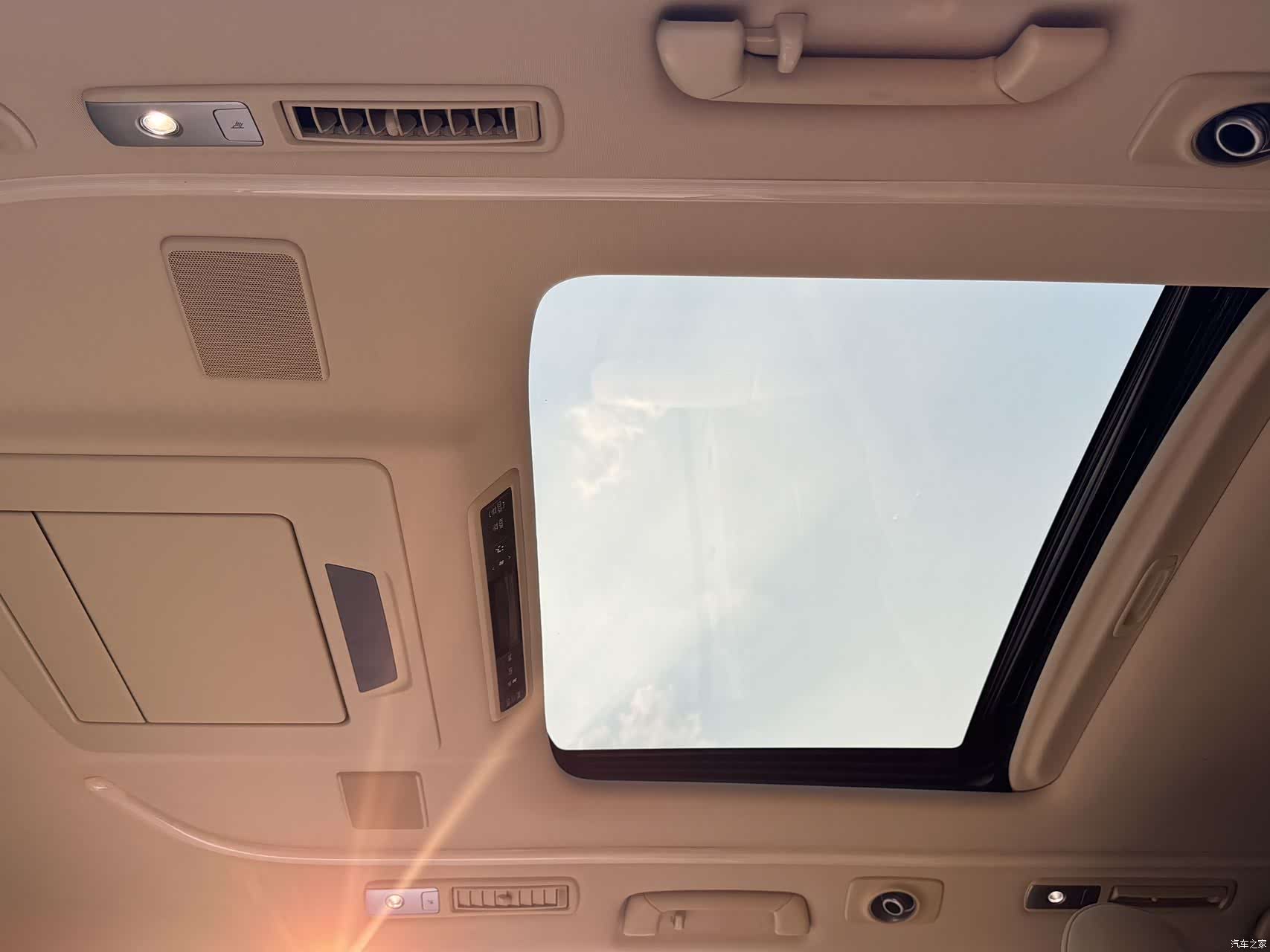 Toyota Vellfire, 2022 13