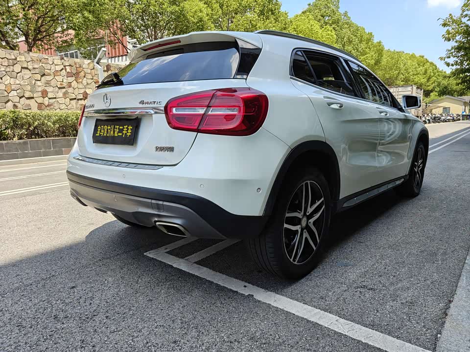 Mercedes-Benz GLA