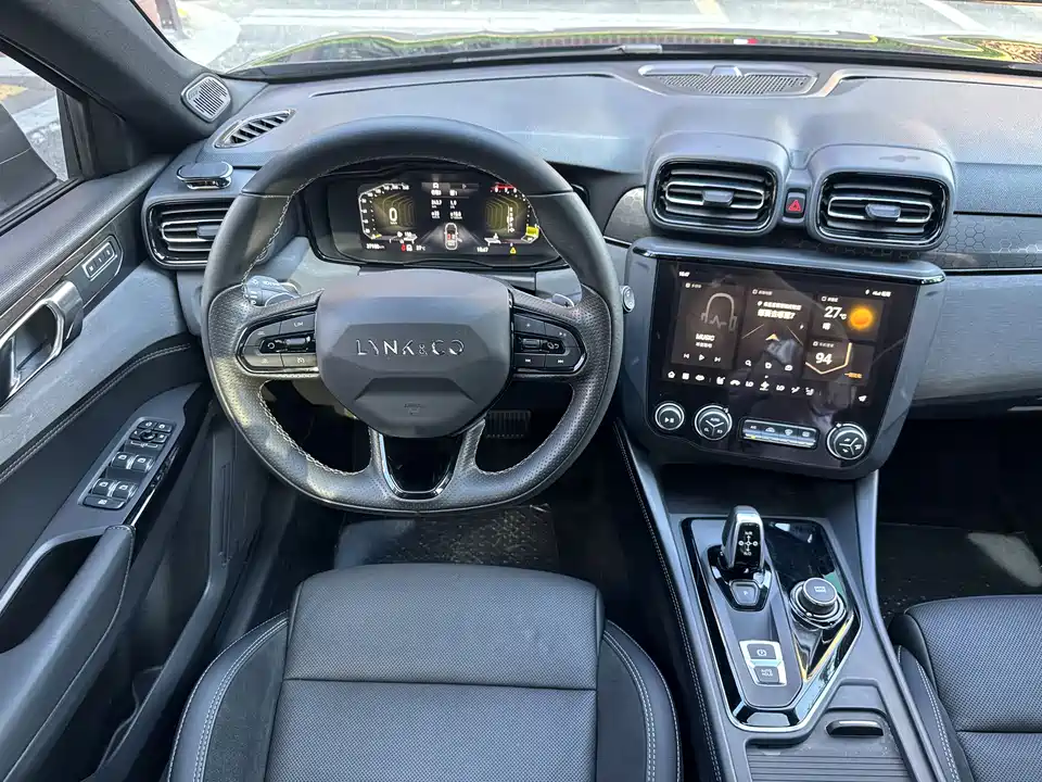 Lynk & Co 02 Hatchback