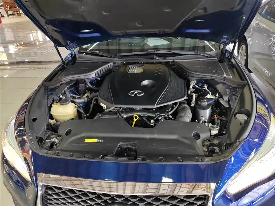 Infiniti Q50L