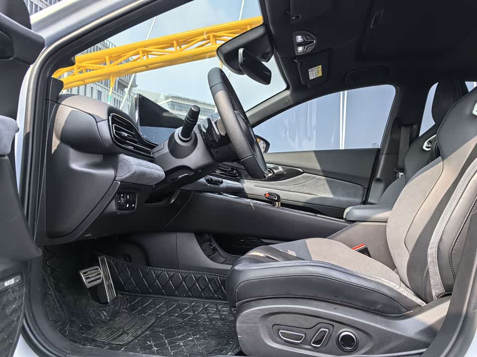 Trumpchi Shadow Leopard