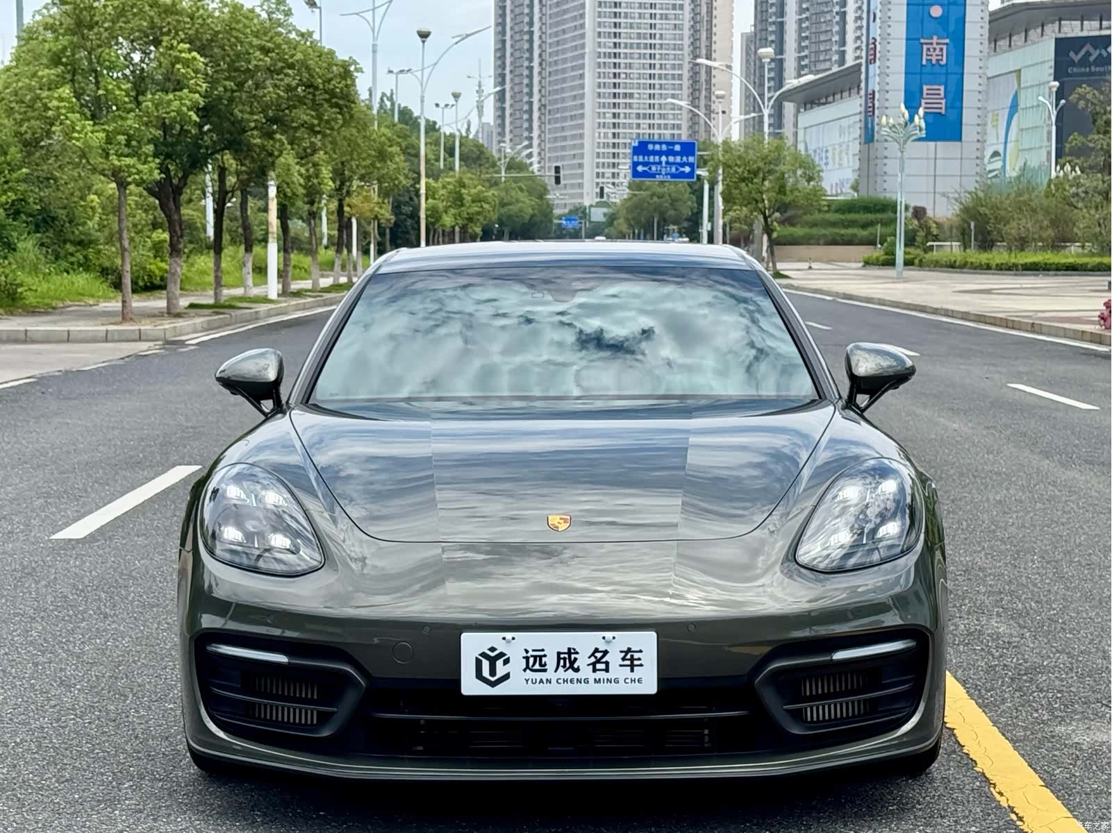 Porsche Panamera, 2023 2
