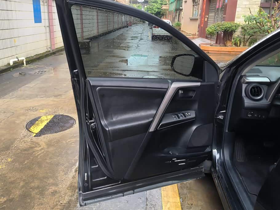 Toyota RAV4 Rongfang