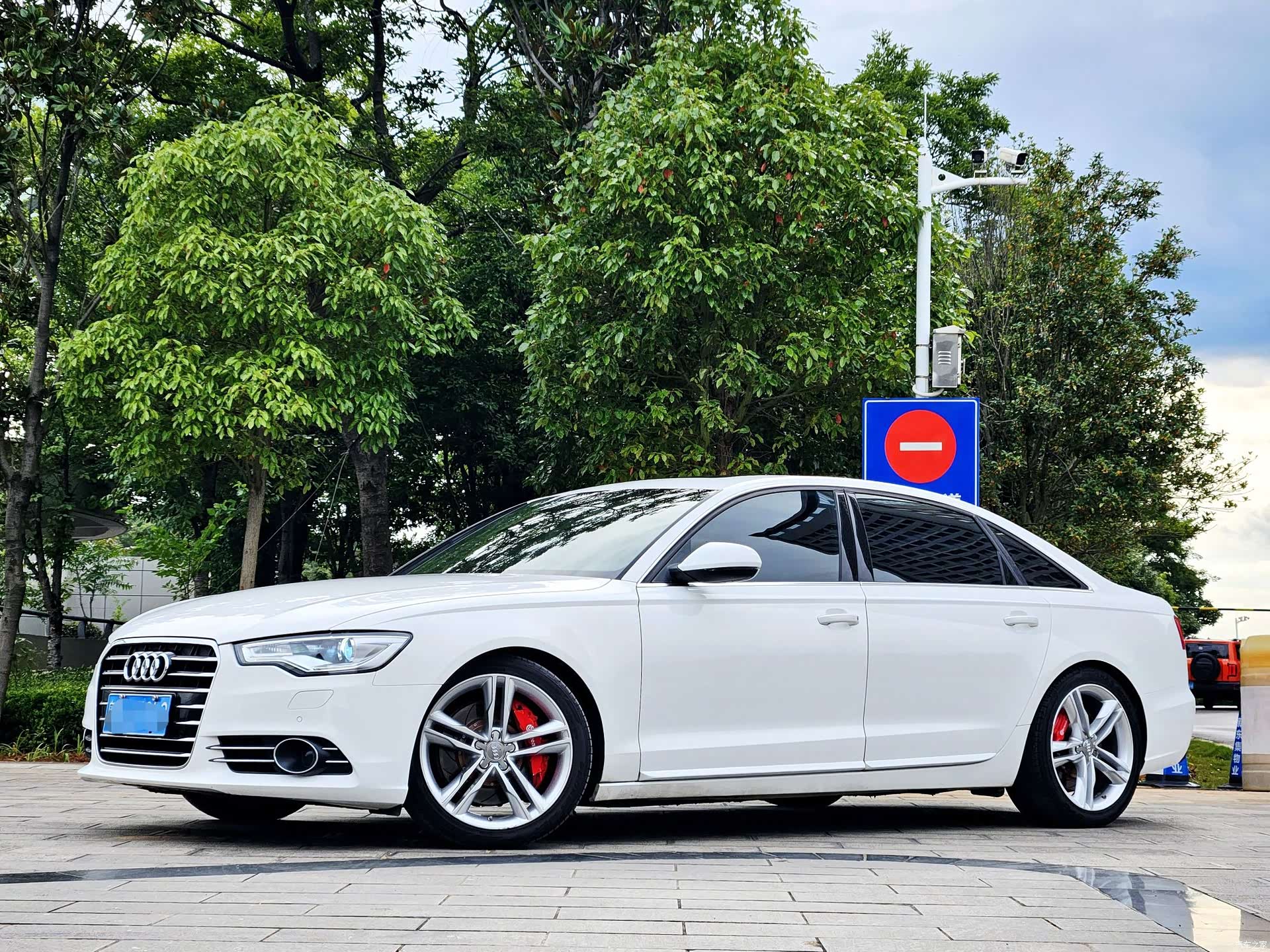 Audi A6L, 2013 1
