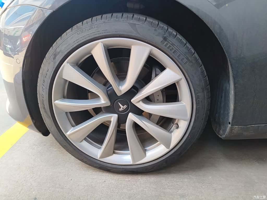 Tesla Model 3, 2020 23