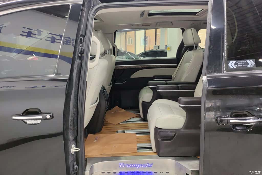 Trumpchi M8, 2021 11