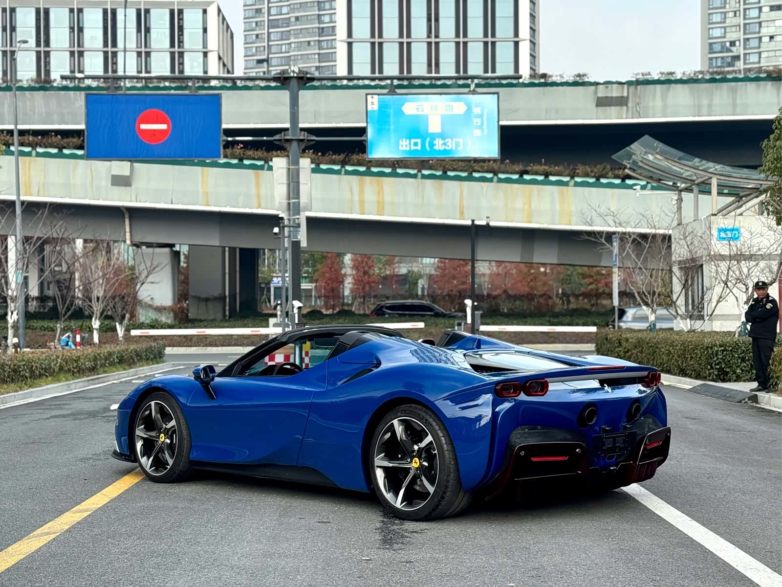 Ferrari SF90, 2023 7