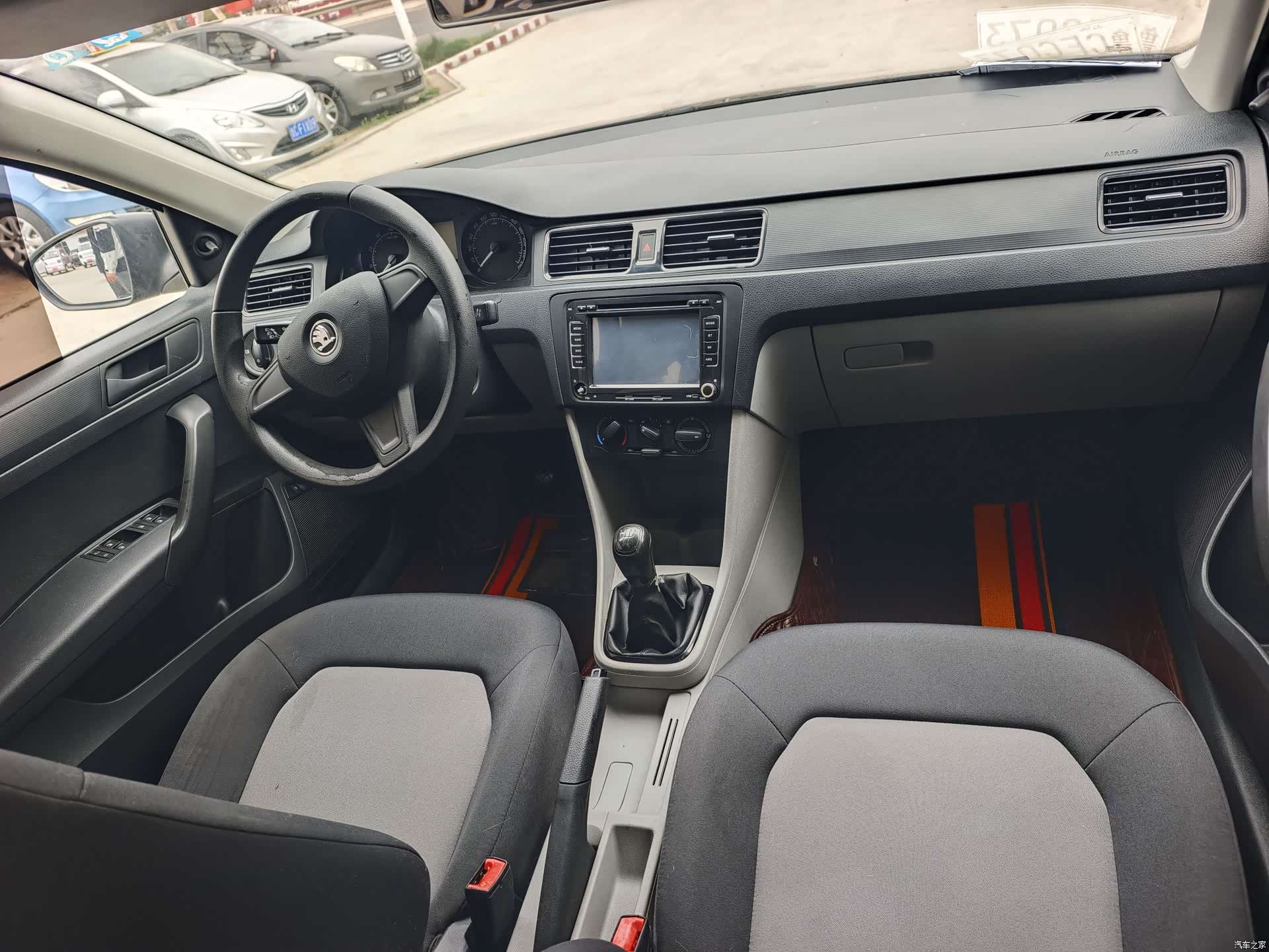 Skoda Rapid, 2015 7