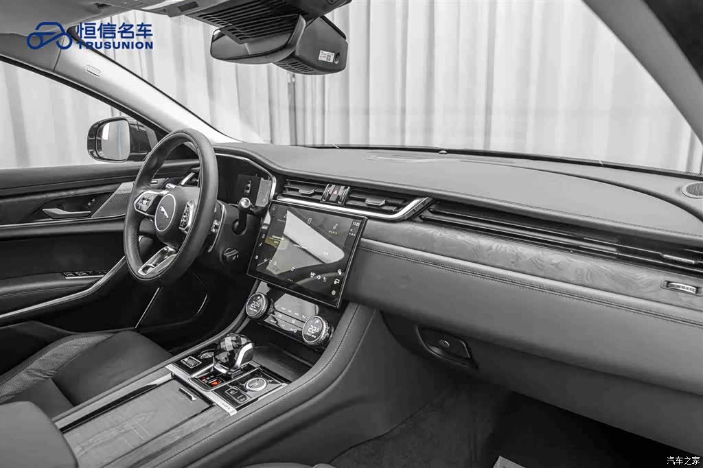 Land Rover P250, 2021 14