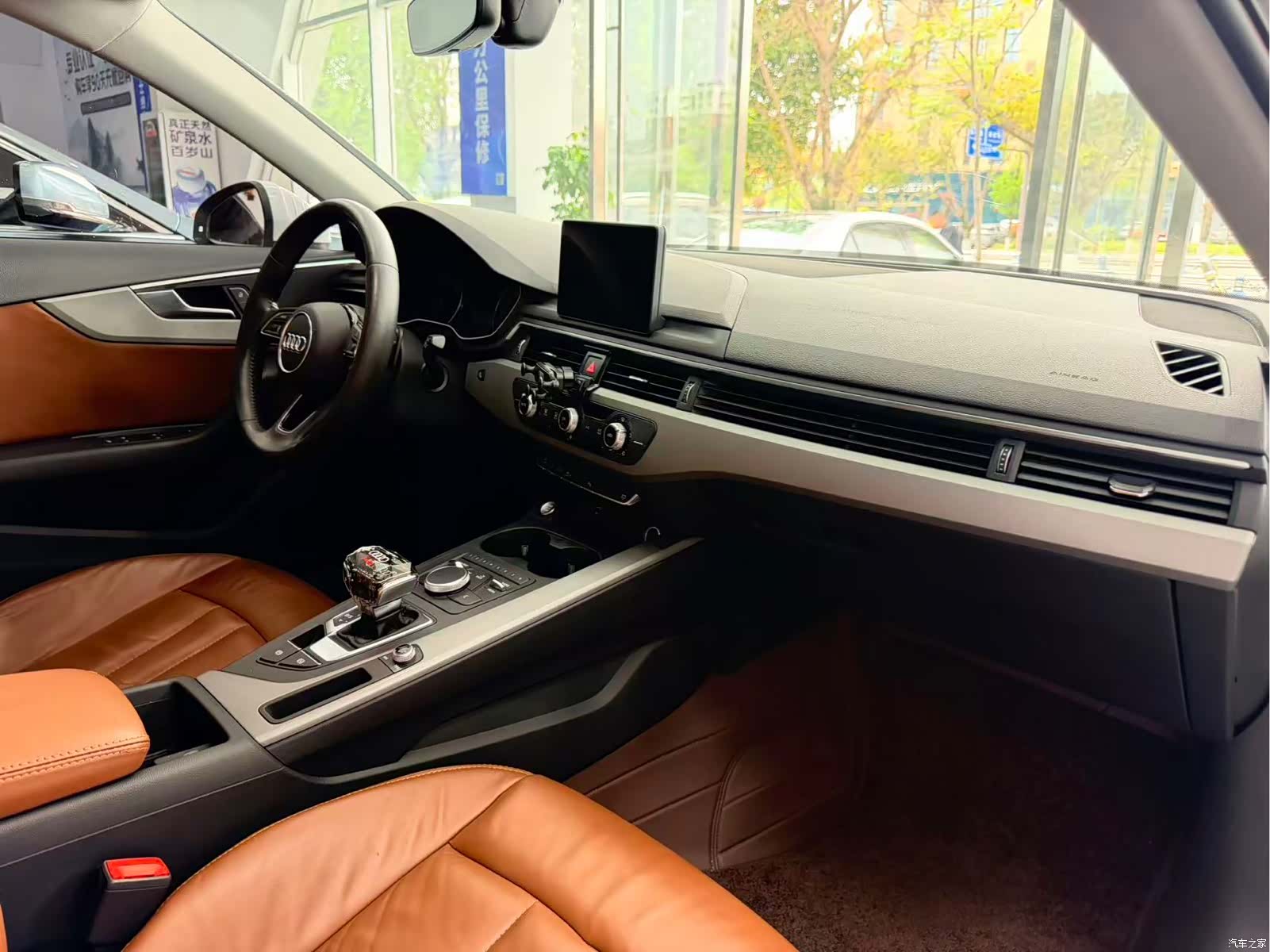 Audi A4L, 2018 6