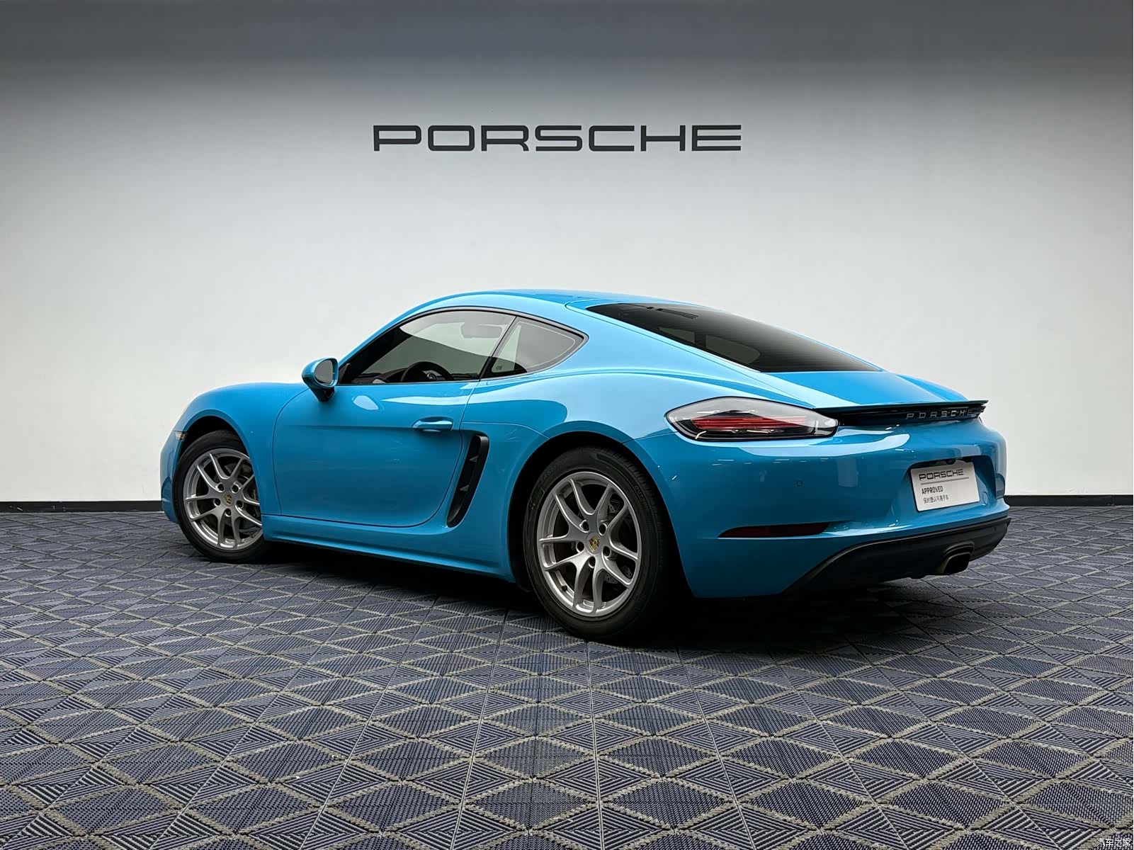 Porsche Cayman, 2019 9