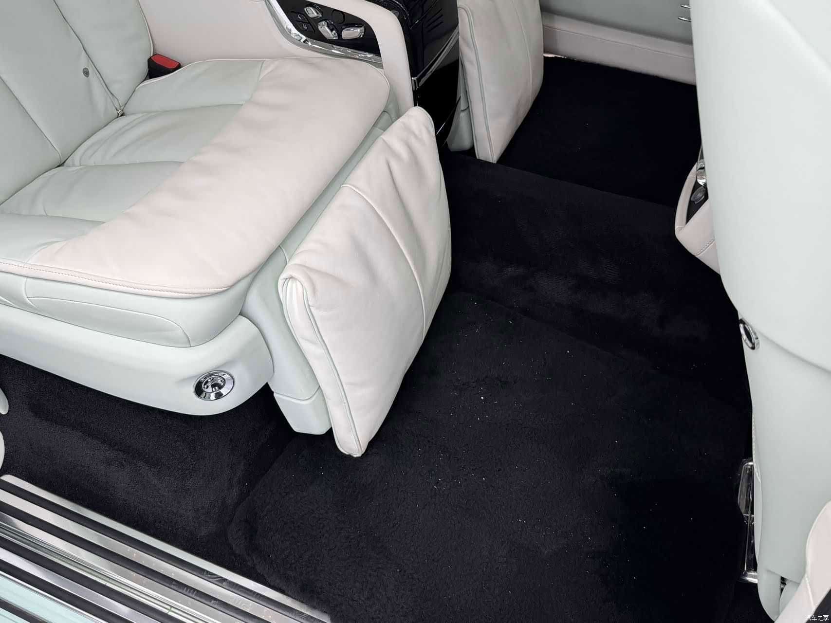 Rolls-Royce Phantom, 2024 12