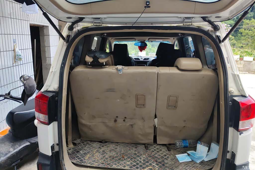 Wuling Hongguang, 2017 4