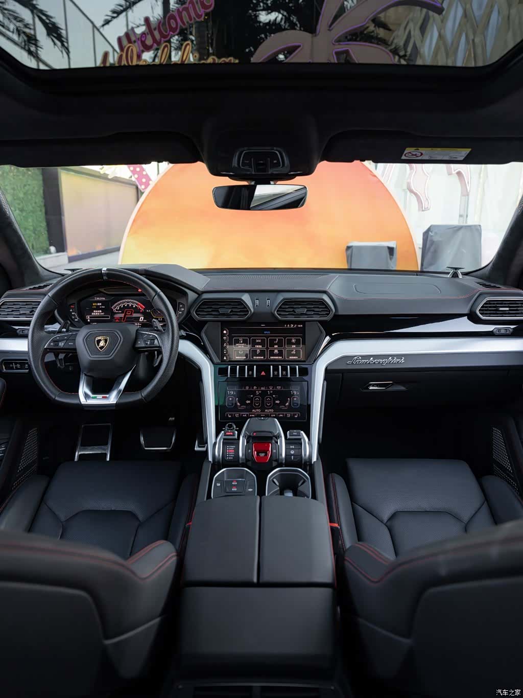 Lamborghini Urus, 2019 10