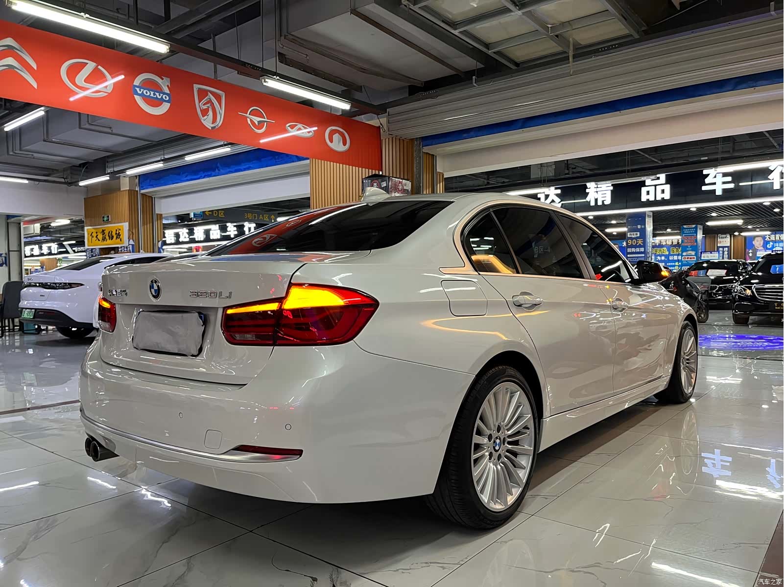 BMW 3 Series, 2017 все фото