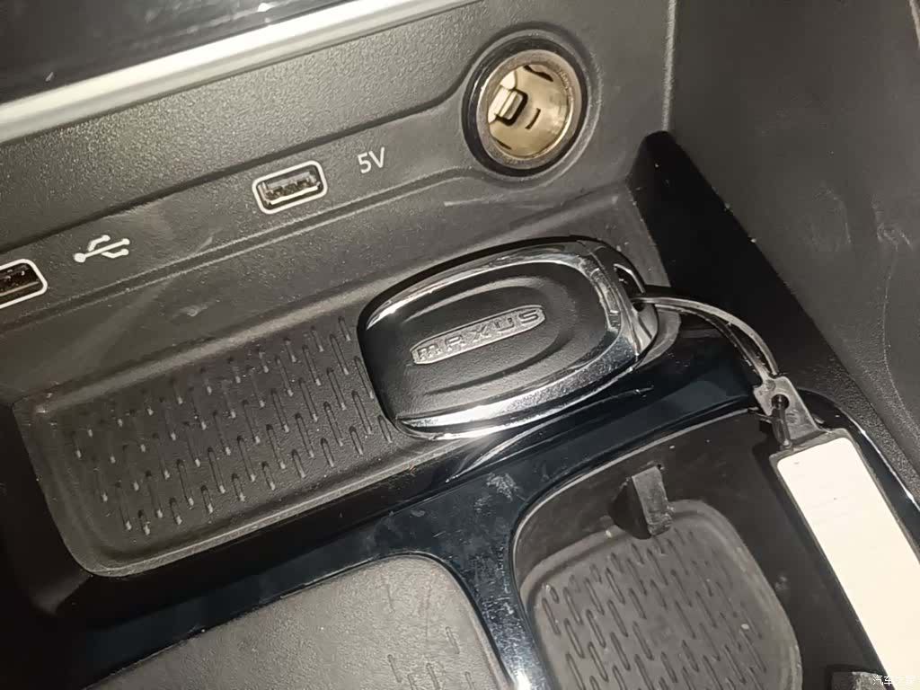 Maxus G50, 2025 9