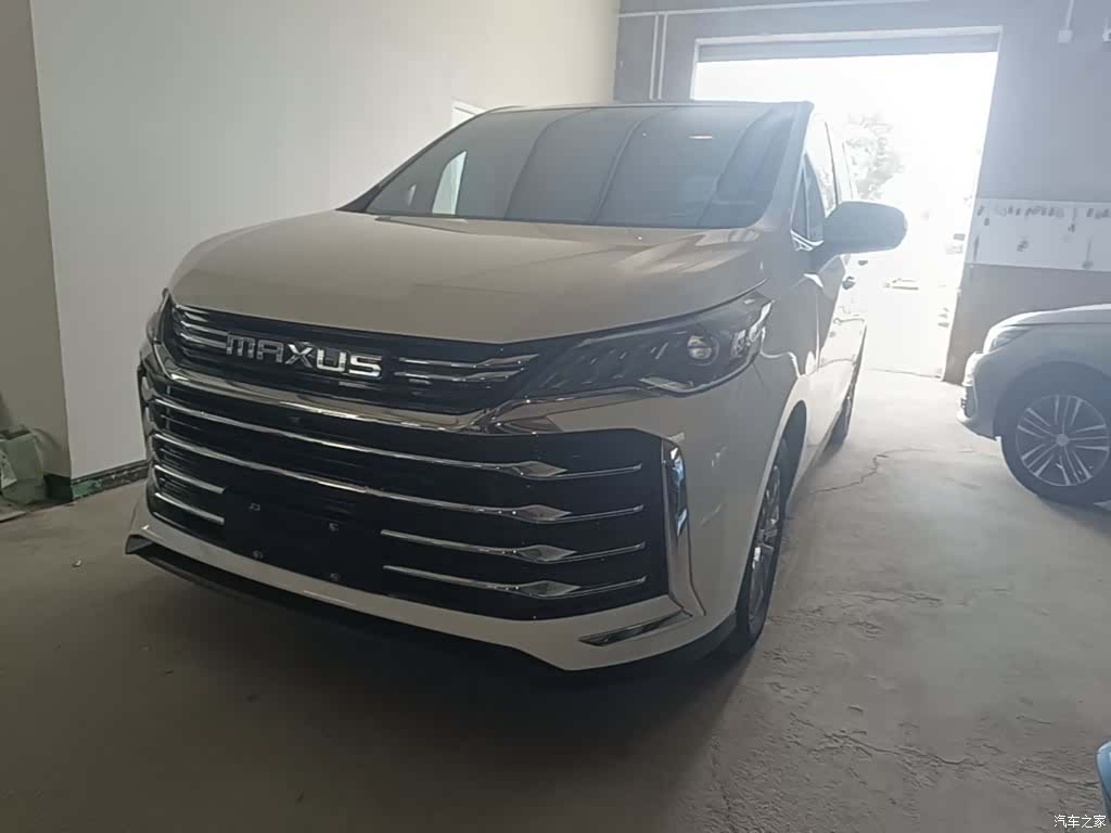 Maxus G50, 2025 1