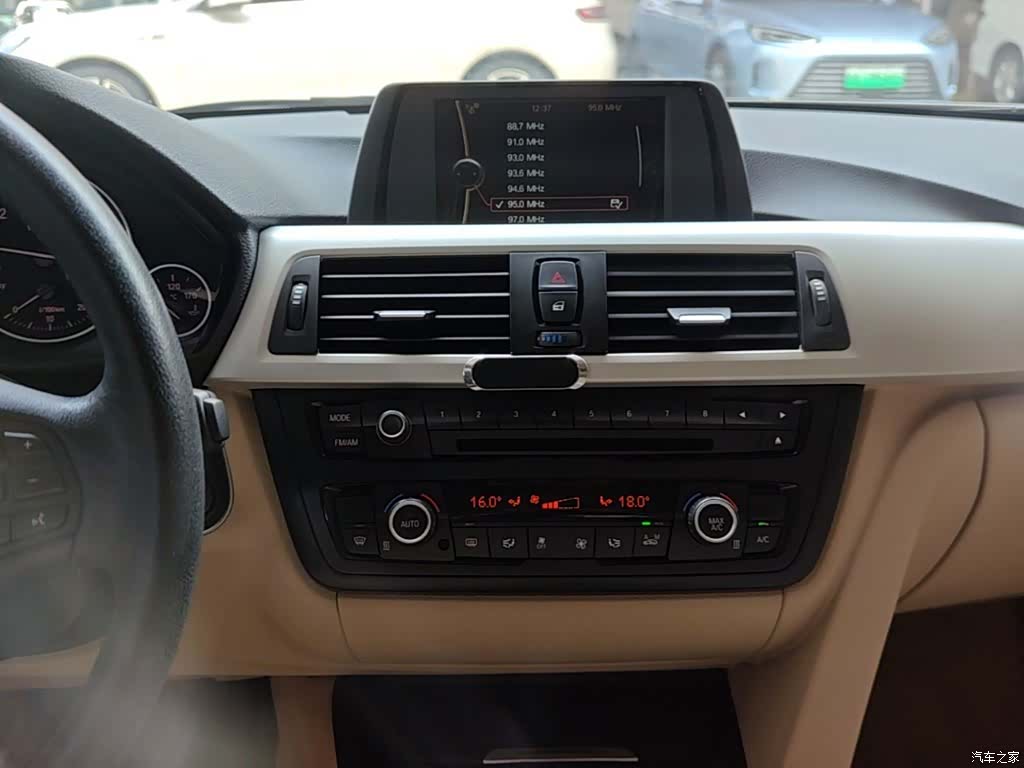 BMW 3 Series, 2015 13