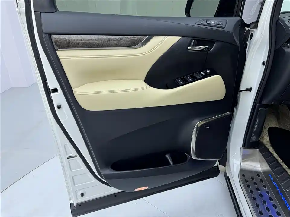 Toyota Elfa Toyota Elfa