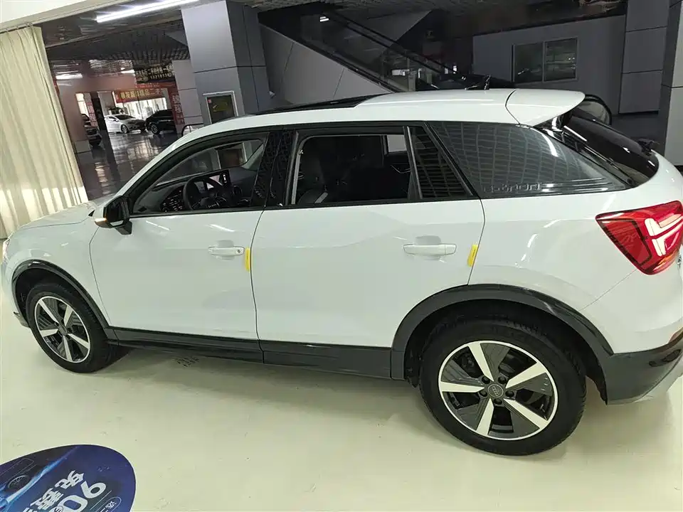 Audi Q2L
